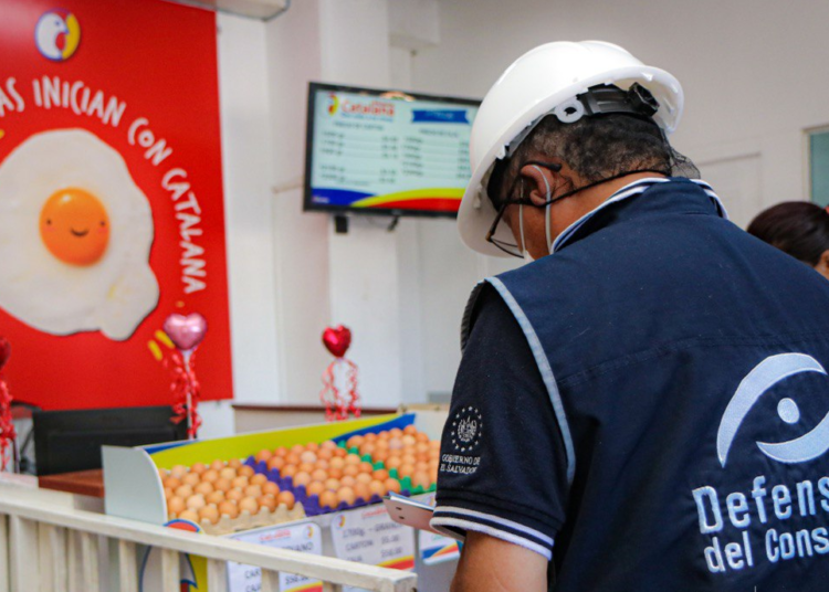 Defensoría mantiene vigilancia en el precio de productos de alto consumo para la población