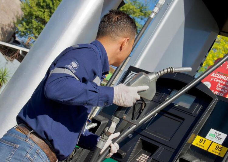 Autoridades continúan con inspecciones en estaciones de combustible