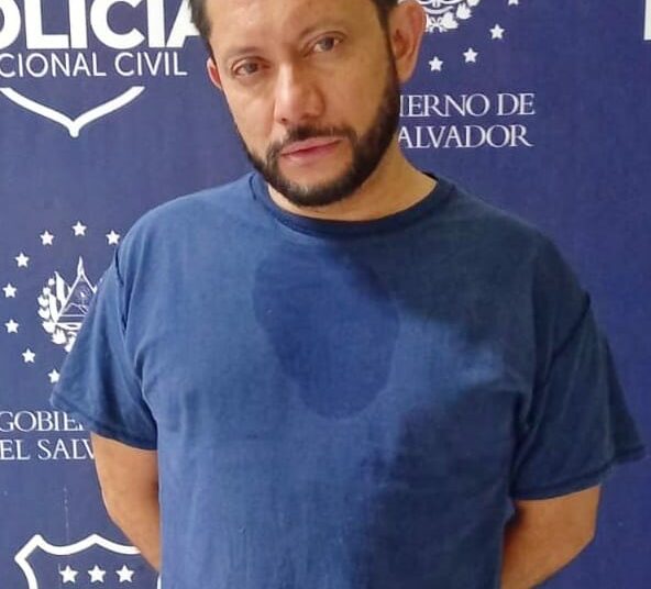 VIDEO | Conductor ebrio que se viralizó por manejar en sentido contrario fue detenido en San Miguel