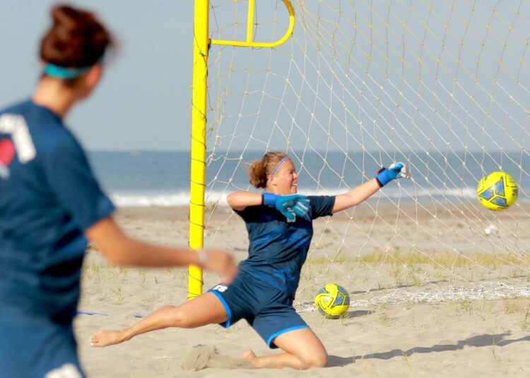 Preselecciones de playa trabajan la parte física