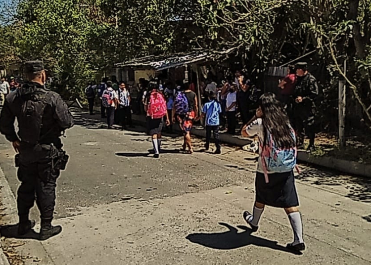 PNC continúa brindando seguridad en centros educativos