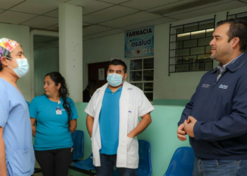 Autoridades verifican atenciones de Fosalud en La Libertad y Chalatenango