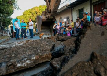Gobierno inicia plan de bacheo en comunidades de Guazapa