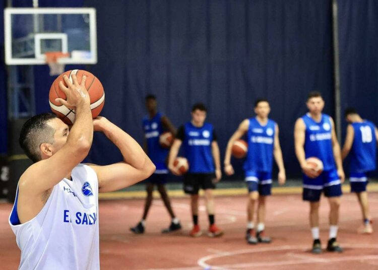 Debut con derrota para la selección salvadoreña de baloncesto