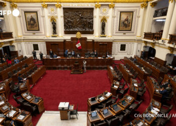 Congreso de Perú rechaza por tercera vez adelanto de elecciones