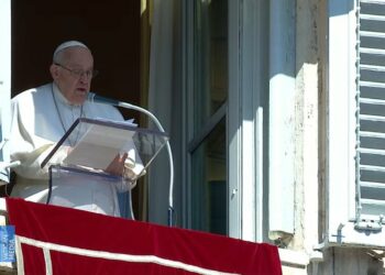 El papa Francisco expresó estar dolido por la condena al obispo nicaragüense Rolando Álvarez y la expulsión de presos políticos