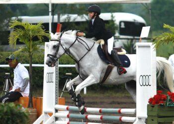 Jinetes salvadoreños destacan en concurso internacional de salto en Guatemala