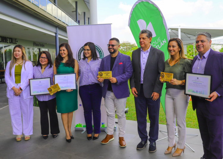 Parque Cuscatlán obtuvo galardón como Proyecto Ejemplar de Impacto a la Ciudad 2022