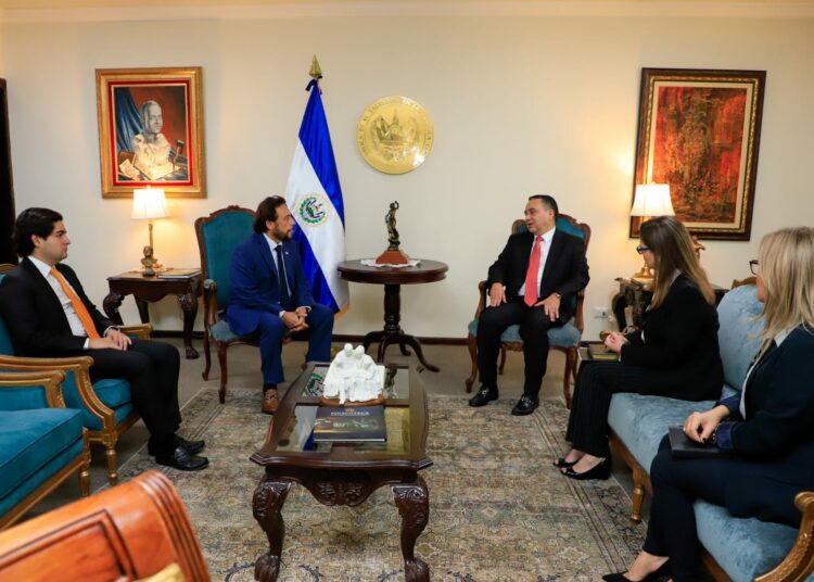 Vicepresidente Ulloa y fiscal general preparan próxima visita a El Salvador del Grupo de Acción Financiera de Latinoamérica