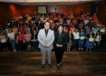 126 mujeres fueron capacitadas en temas de liderazgo y previsión social en Ahuachapán