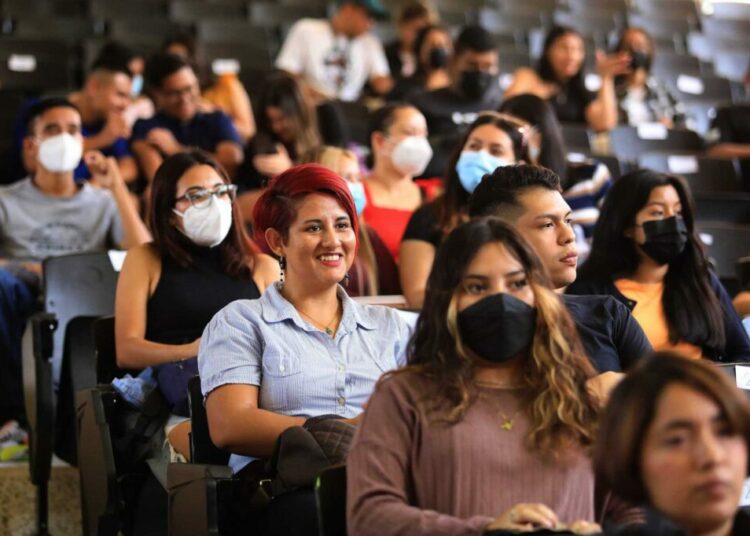 Programa de Voluntariado de los Juegos San Salvador 2023 llega a la UES