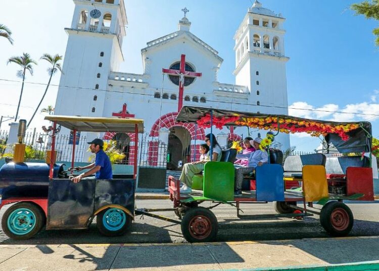 VIDEOS | Turismo en Ruta de Las Flores es impulsado con calles renovadas del Plan Nacional de Bacheo