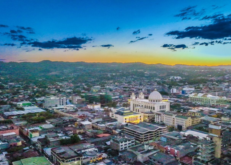 Alcaldía capitalina recupera 68 cuadras en el Centro Histórico