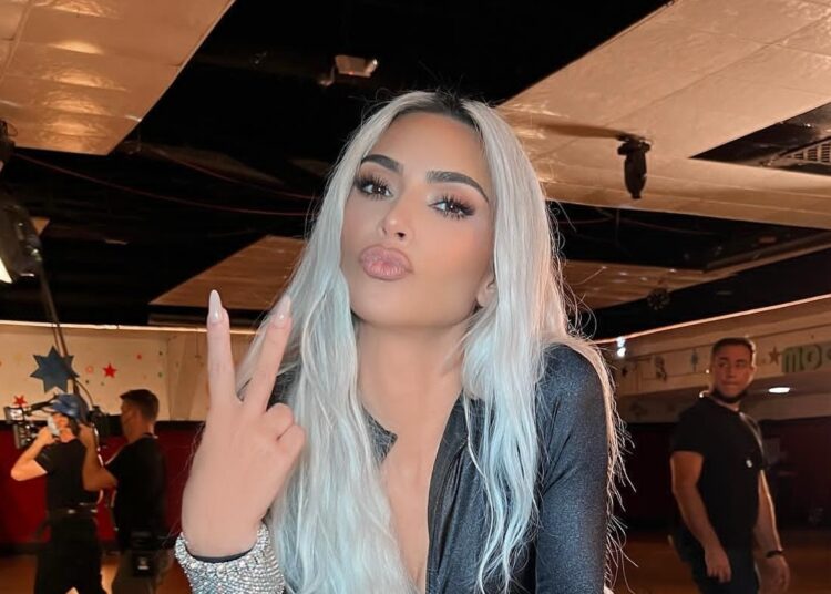 Kim Kardashian mostró en Instagram imágenes de su “pijamada rosa”