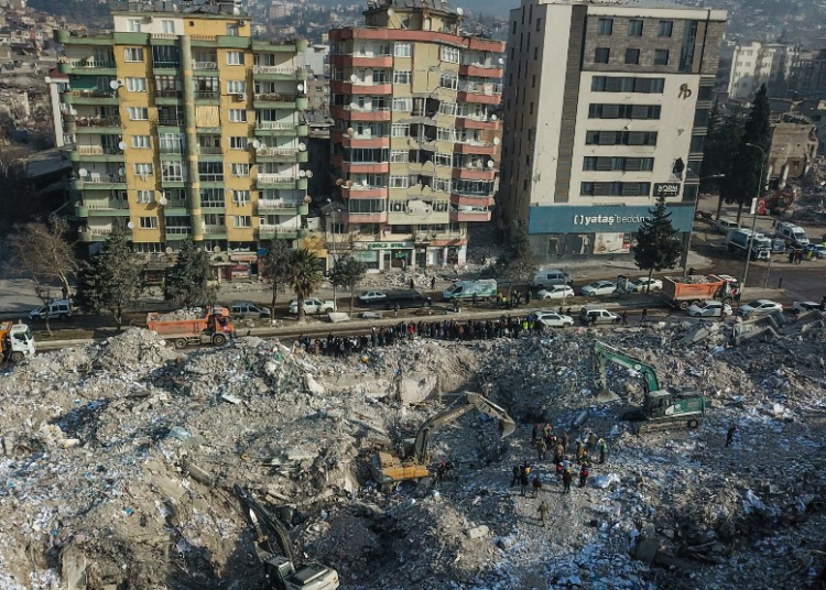 Nuevo convoy de ayuda llega a zonas rebeldes de Siria tras el devastador sismo