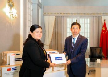 Embajada de China realizó donativo de tablets al Instituto Crecer Juntos