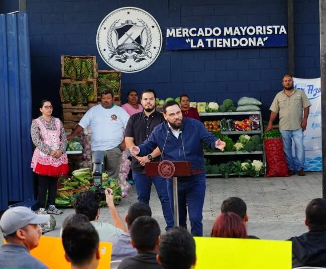 Comerciantes de «La Tiendona» y demás mercados capitalinos mantendrán precios de frutas, verduras y mariscos