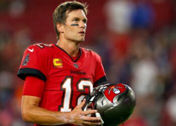 (VIDEO) Tom Brady anuncia su retiro de la NFL «para siempre»