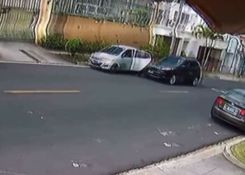 Conductora que atropelló a otra mujer y luego se dio a la fuga se entregó a las autoridades tras reconocerse en video viral