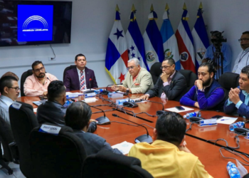 Conductores de transporte bajo plataformas digitales proponen a diputados regular tarifas mínimas