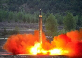 Corea del Norte lanza un misil balístico no identificado al mar de Japón