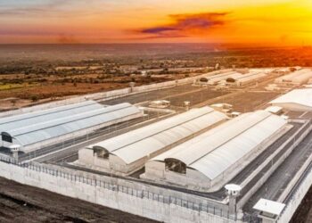 Ministro Villatoro: «El CECOT es la casa donde van a permanecer y morir los terroristas»