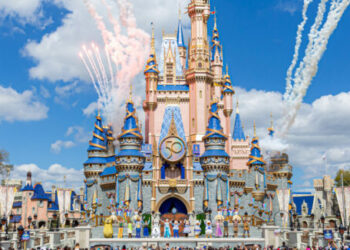 Gobernador de Florida toma el control del distrito Disney