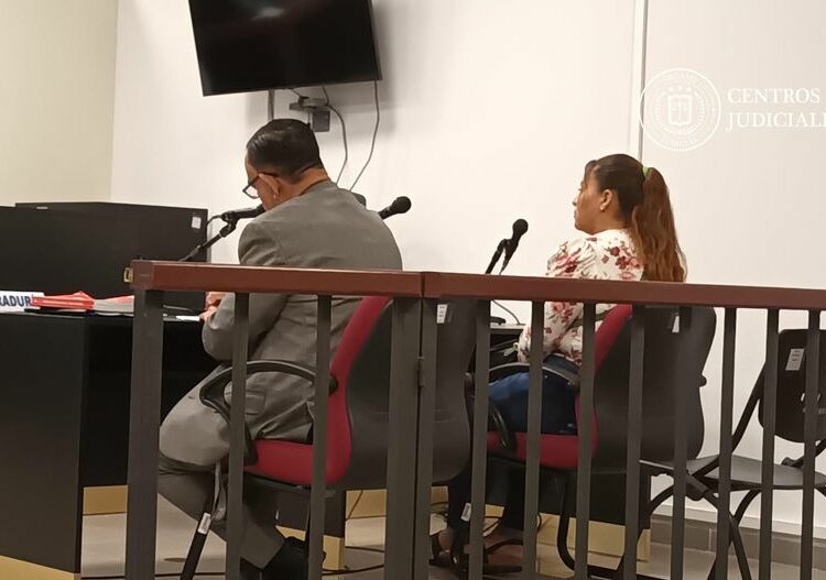 Mujer intentó convencer al juez de que no tenía conocimiento cómo transportaba droga y un arma en su auto