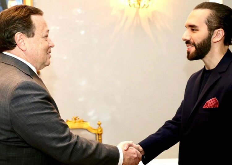 Embajador de los EE.UU. entregó credenciales al presidente Nayib Bukele