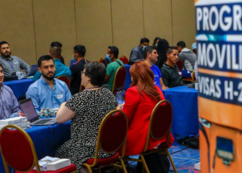 Gobierno entrevista a más de 1,000 candidatos para trabajar de manera temporal en Estados Unidos