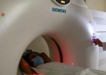 Modernizan equipo radiológico de salud