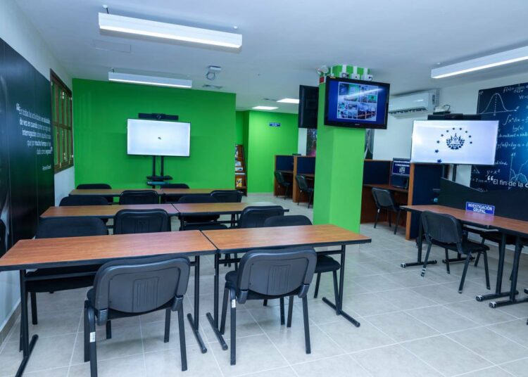 MINSAL inaugura áreas nuevas del INS