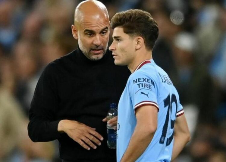 Josep Guardiola explicó la suplencia de Julián Álvarez en Manchester City