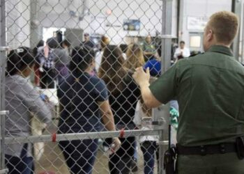 EE. UU. afirma que la llegada de migrantes de Centroamérica cayó un 71%