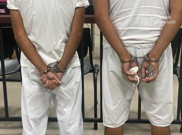 Policías que mataron a un compañero mientras departían en día de licencia seguirán en detención provisional