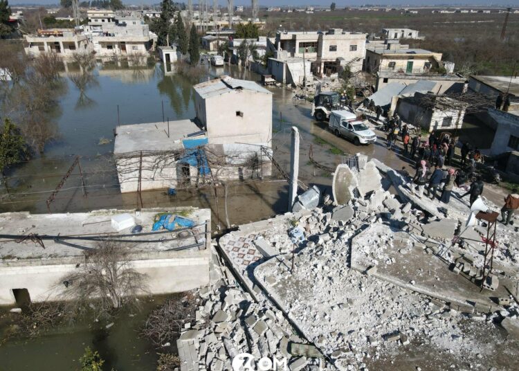 Un pueblo sirio queda sumergido tras el derrumbe de una represa