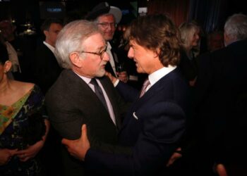 Steven Spielberg le dijo a Tom Cruise que Top Gun: Maverick «salvó a Hollywood»