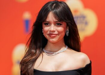 Jenna Ortega compró un celular viejo para alejarse de las redes sociales