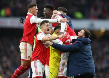 Arsenal se lleva tres puntos tras vencer 3-2 a Bournemouth