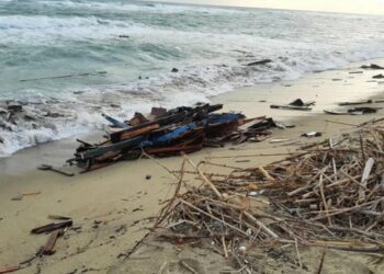 Se hundió otro barco de migrantes en el Mediterráneo y hay decenas de desaparecidos