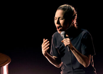 (VIDEO) Lady Gaga brilla sobre el escenario de los Premios Oscar 2023