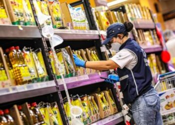 Autoridades verifican precios en productos de consumo popular para evitar la especulación