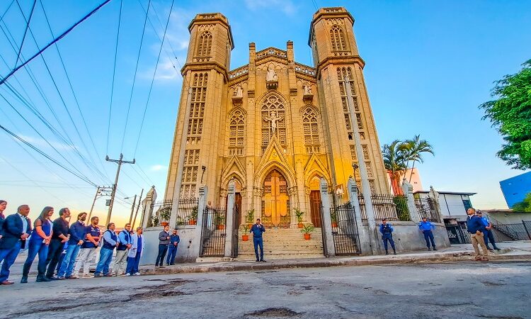 Alcaldía de San Salvador habilita el paso peatonal y vehicular en las calles alrededor de la iglesia El Calvario