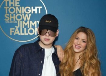 VIDEO | Shakira y Bizarrap se presentaron en el show de Jimmy Fallon y enloquecieron al público