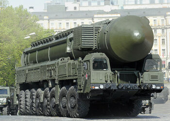 Rusia colocará armas nucleares en la frontera con Ucrania, y amenazó con usar obuses de uranio empobrecido