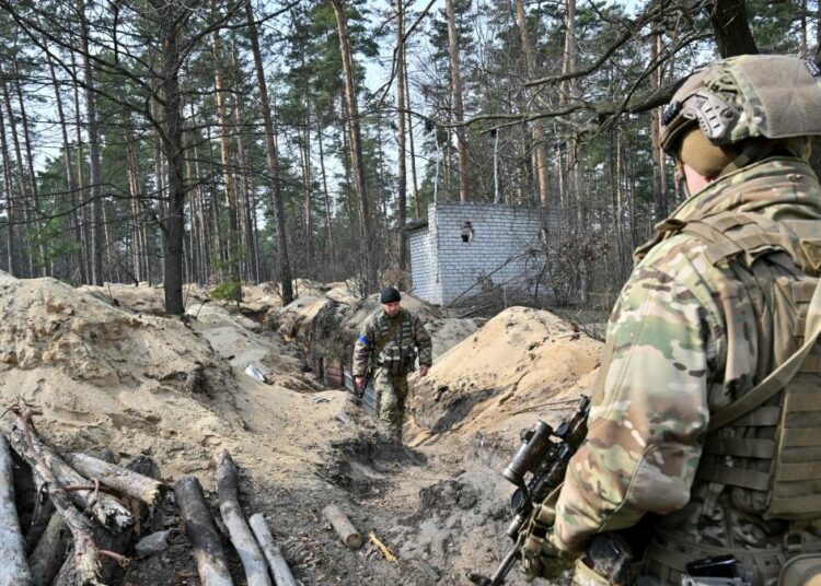 Soldados ucranianos en Bajmut dicen no recibir «ningún apoyo»