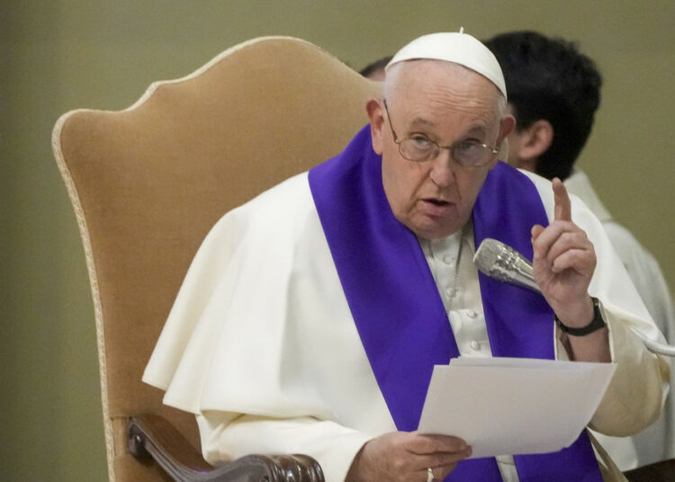 El papa amplía alcance de ley de abusos sexuales a los líderes laicos