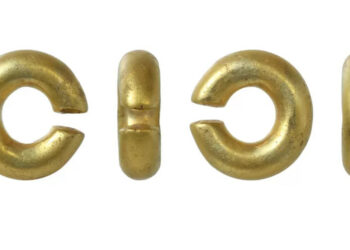 Descubren en Inglaterra un anillo con forma inusual de hace 3.000 años