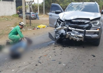 Motociclista fallece tras impactar de frente contra un pickup