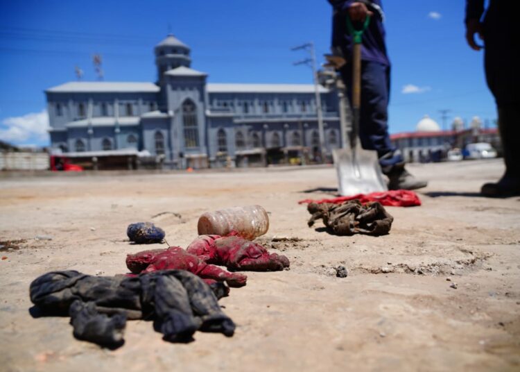 FOTOS | Continúan encontrando muñecos para santería en zona recuperada de El Calvario